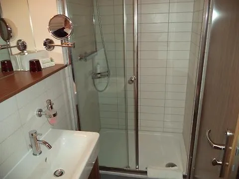 Scope Airport ホテル 3*