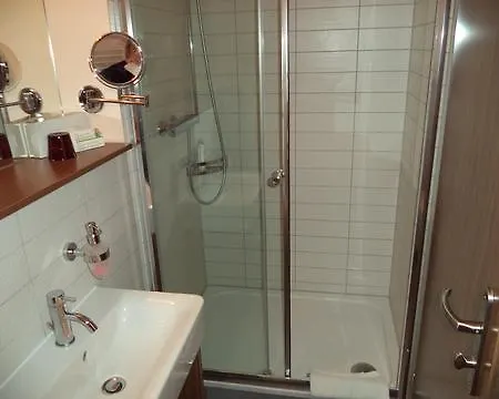 Scope Airport Hotell 3*